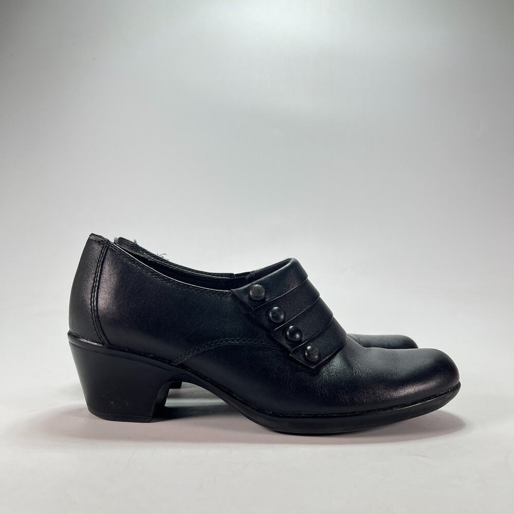 Clarks Bendables Black Leather Pleated Button Loafer Heels 66741 Women's Sz 6.5M